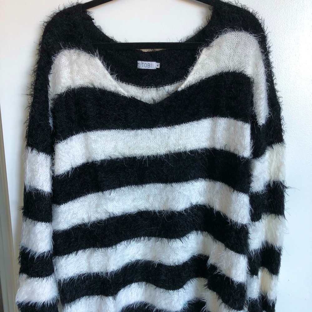 Tobi Women’s Black & White Fuzzy Sweater Size M